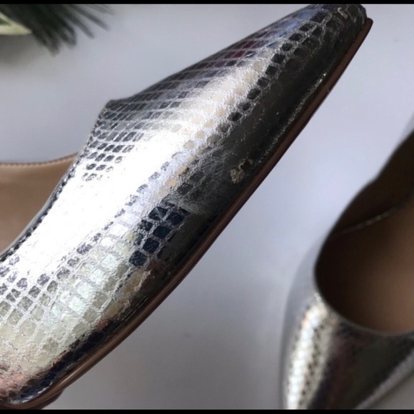 Michael Kors Claire metallic embossed silver pumps - Picture 4 of 6
